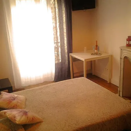 Appartement A Deux Pas De Montmartre