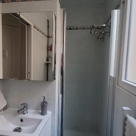 Appartement A Deux Pas De Montmartre