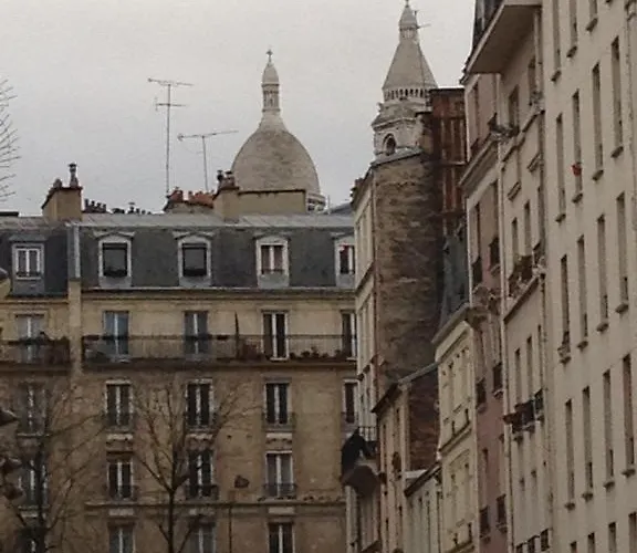 A Deux Pas De Montmartre Paris