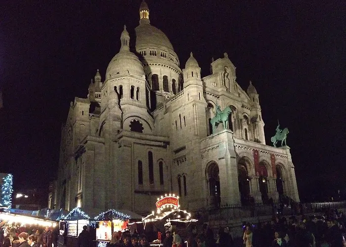 A Deux Pas De Montmartre Apartment *