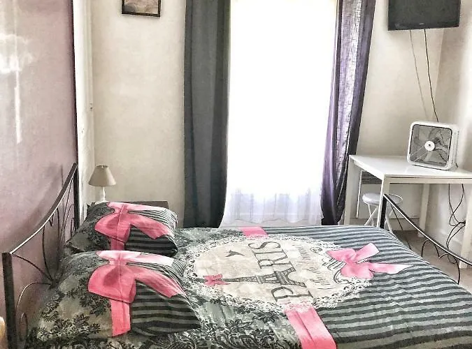 Apartment A Deux Pas De Montmartre Paris