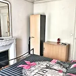 A Deux Pas De Montmartre